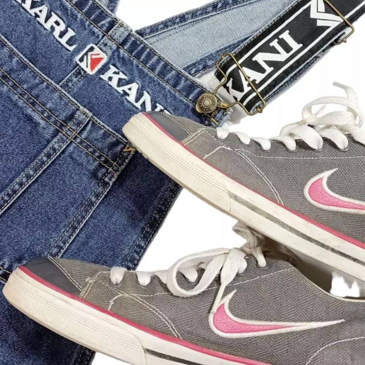 Abbigliamento Vintage in Saldo | Capi Firmati e Unici