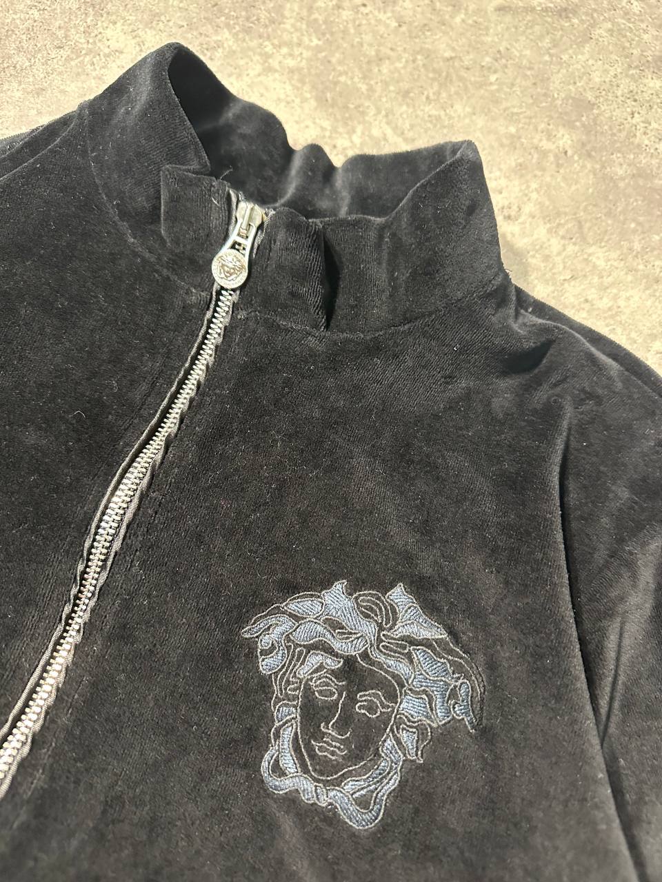 Versace Felpa Zip Vintage Big Logo Cucito Uomo/Donna (XL)