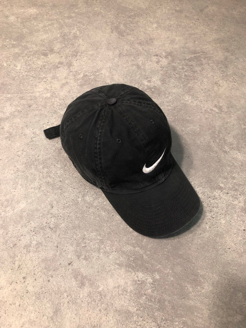 Nike Cappello Logo Cucito Hat Uomo (Regolabile)