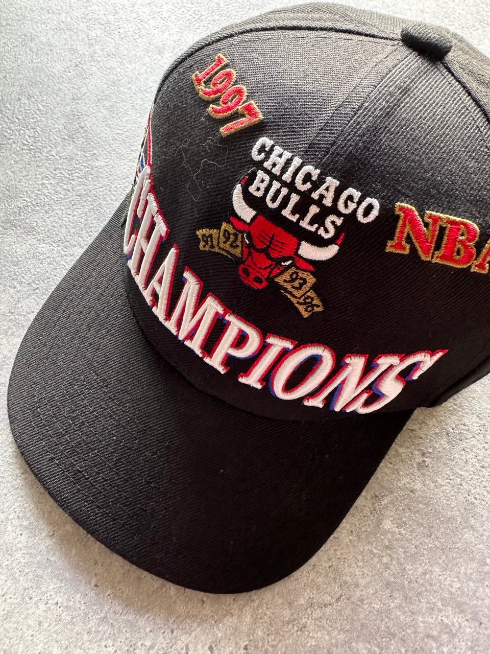Mitchell & Ness Cappello NBA Chicago Bulls '97 Champion Vintage Hat Uomo/Donna (Regolabile)