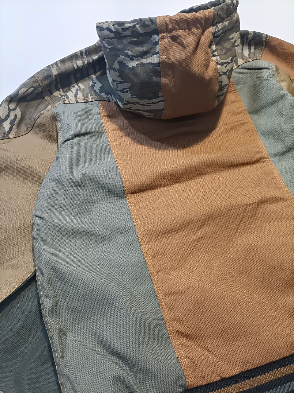 Carhartt Upcycling Rework Giubbino con Cappuccio USA Uomo (M)