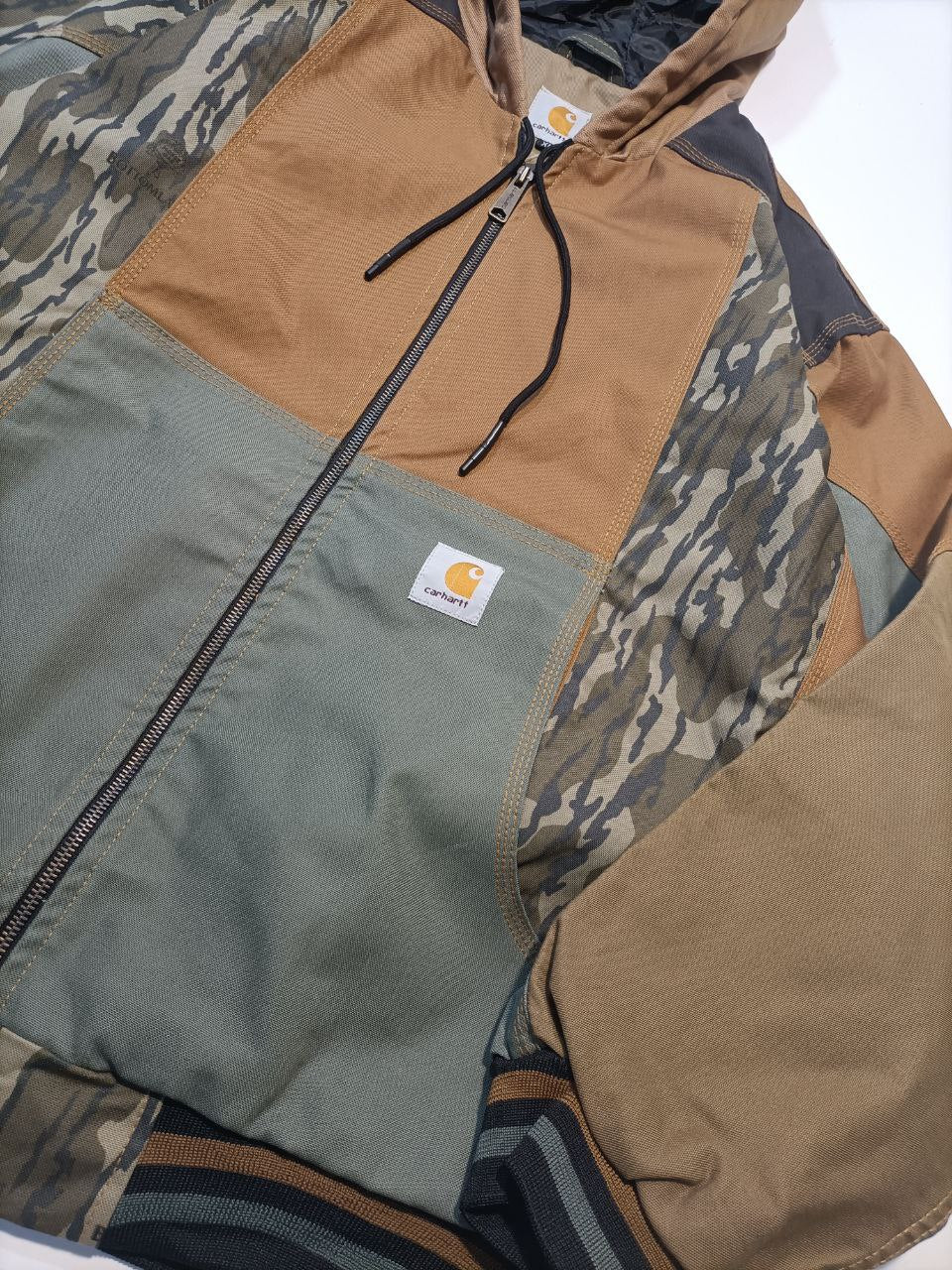 Carhartt Upcycling Rework Giubbino con Cappuccio USA Uomo (XL)