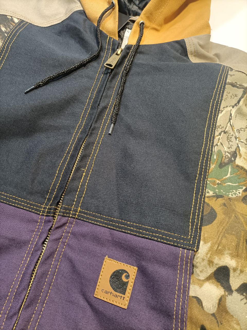 Carhartt Upcycling Rework Giubbino con Cappuccio USA Uomo (L)