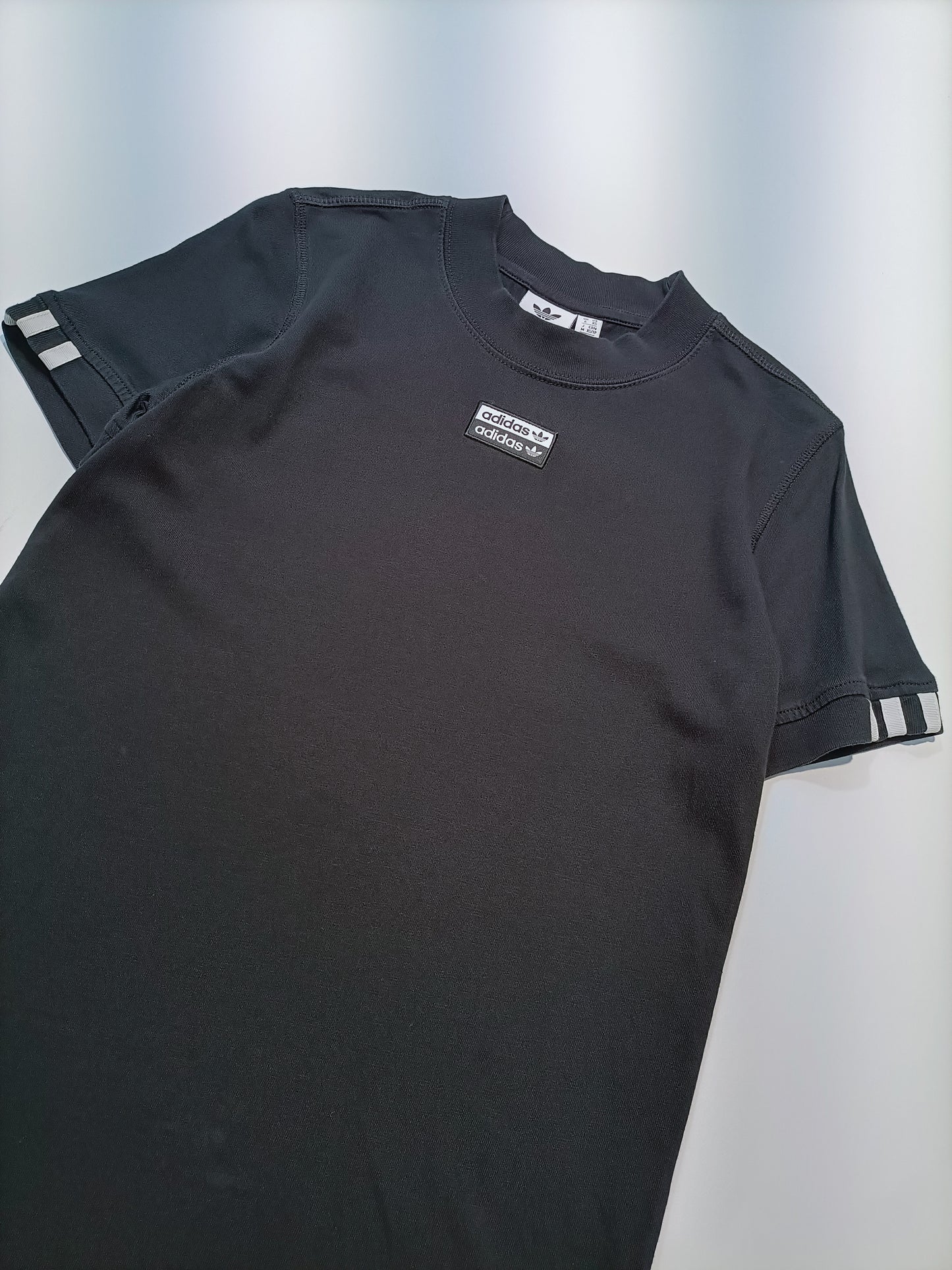 T-shirt Adidas Nera con Collo Alto / Maglia Donna Logo Centrale (XS)