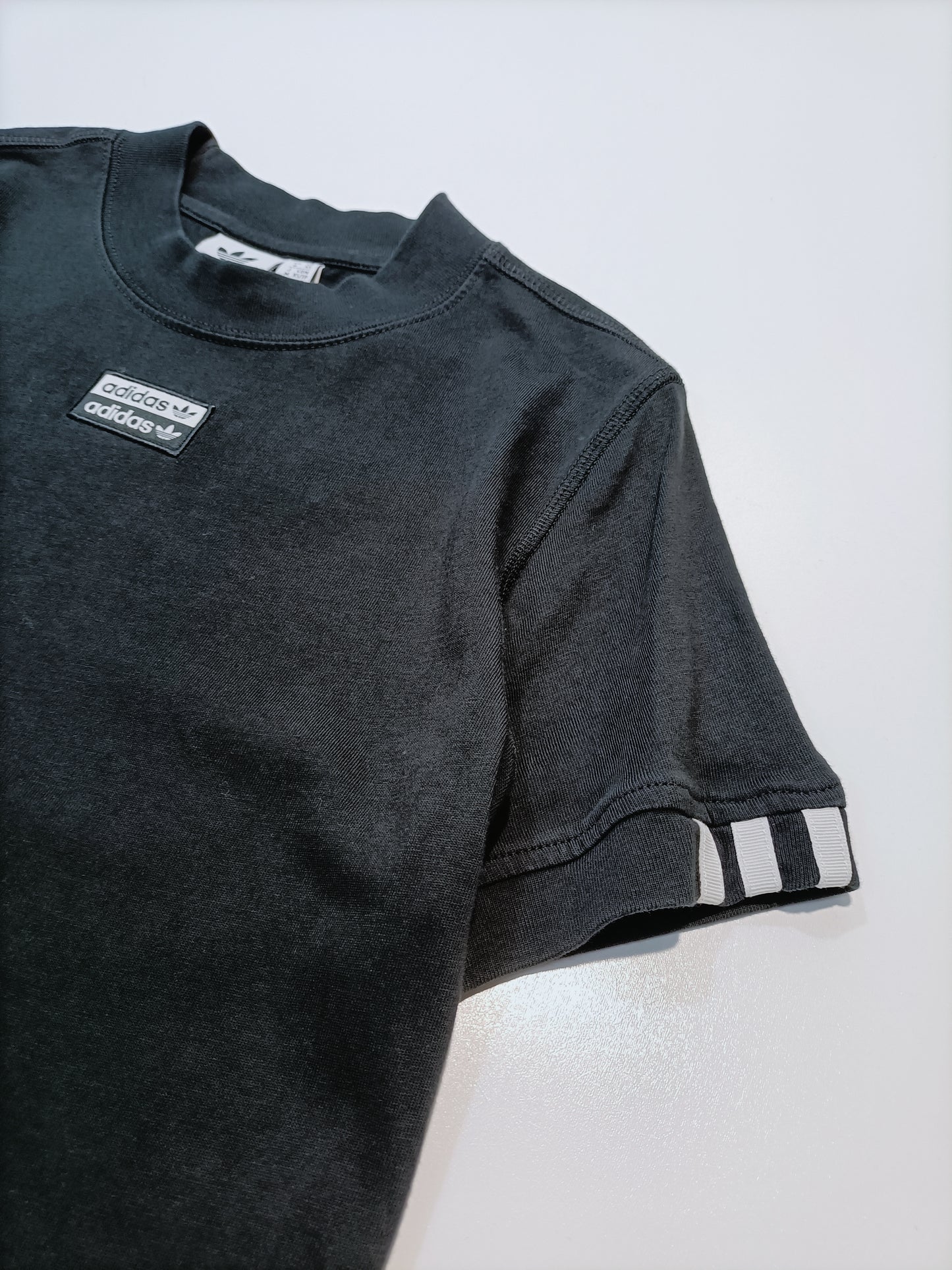 T-shirt Adidas Nera con Collo Alto / Maglia Donna Logo Centrale (XS)
