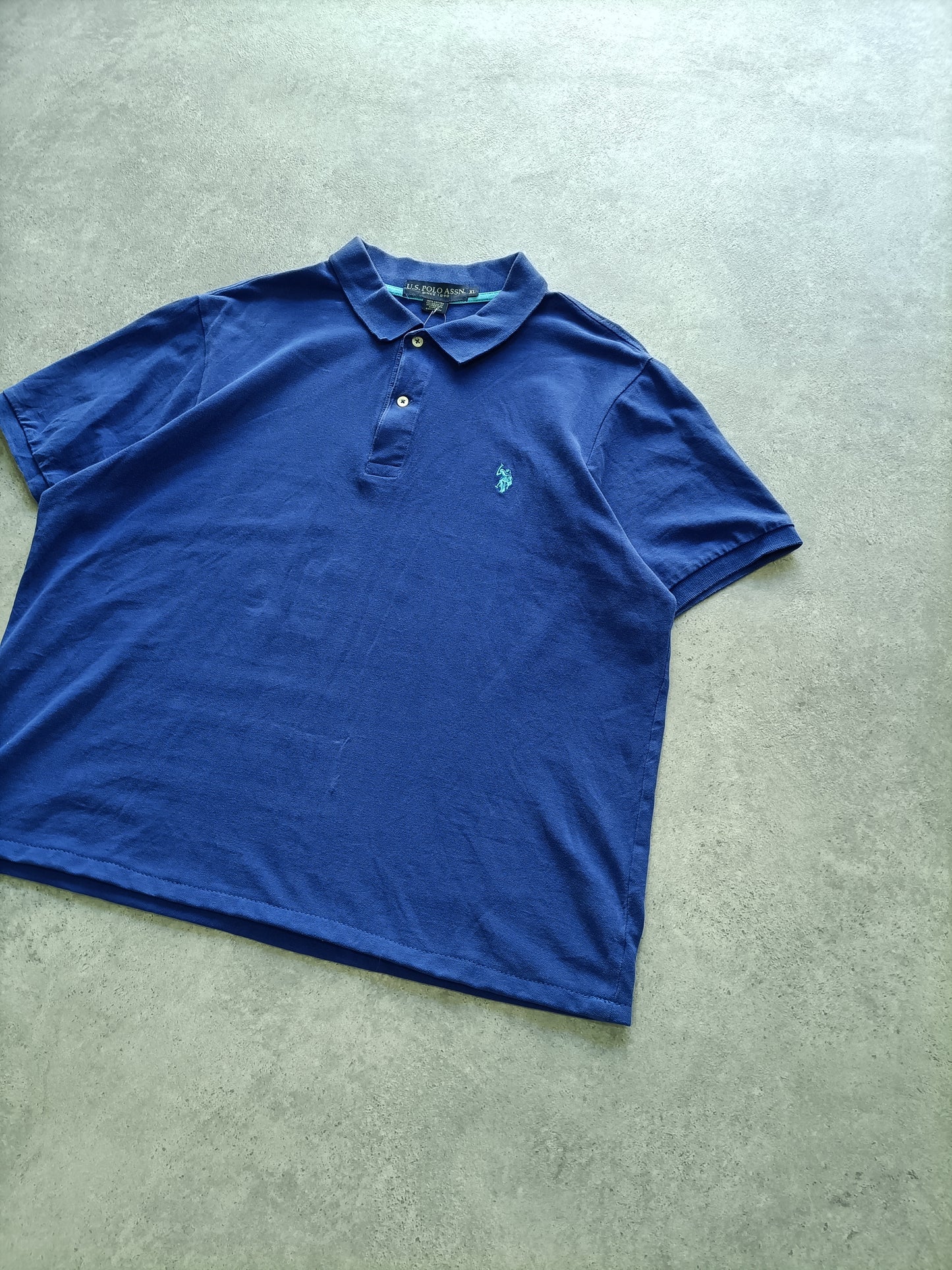 Polo Vintage Croppata Uomo – Blu U.S. Polo Assn. (Taglia M IT / Etichetta XL)