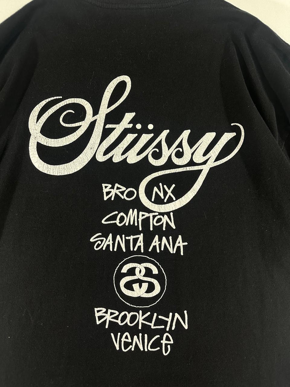 Stussy T-shirt World Tour Graphic Iconic Big Logo USA Uomo (XL)