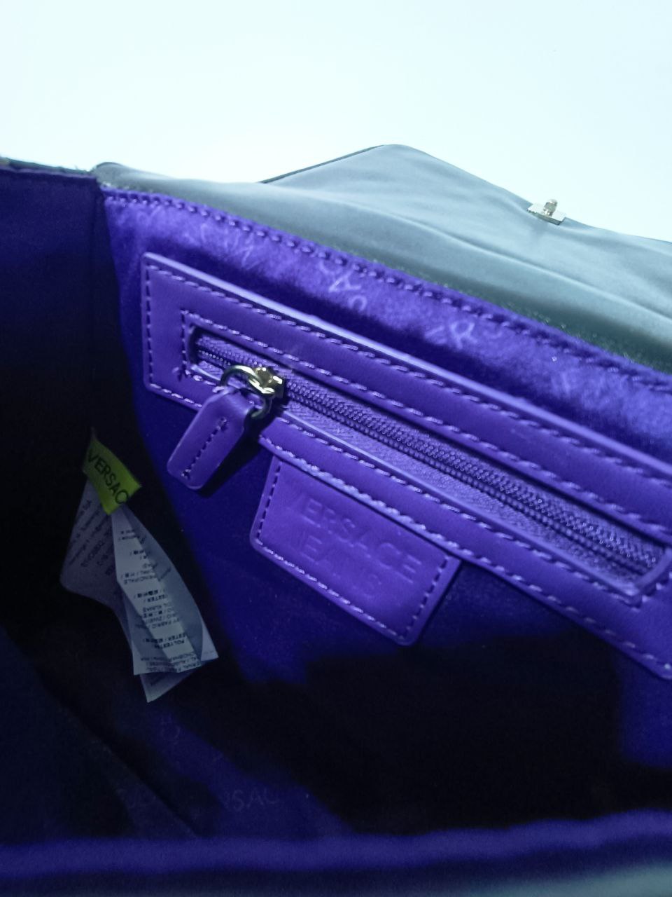 Versace - Borsetta con catena e cartellino