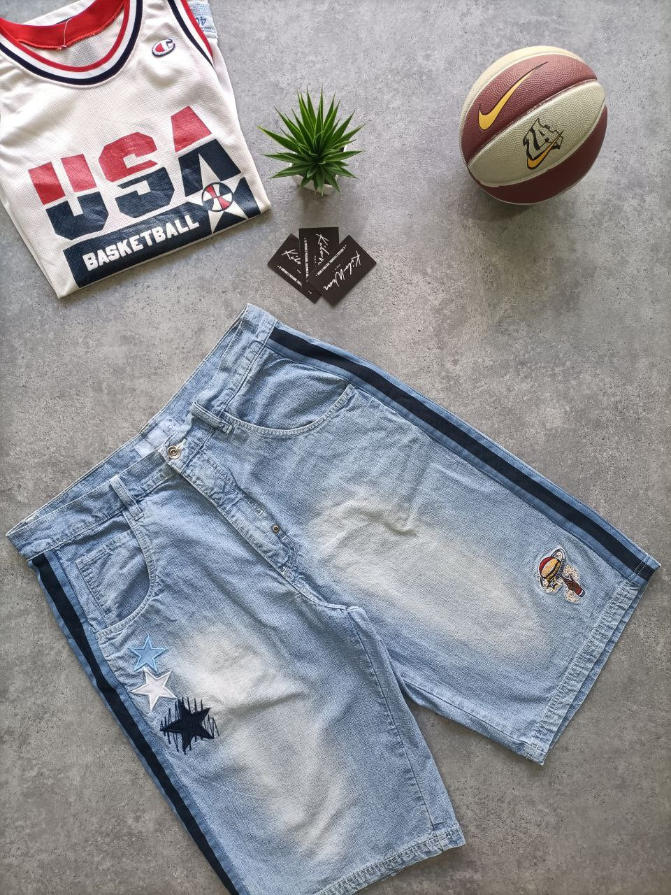 Jorts Fubu Platinum Harlem Globetrotters 75th Anniversary (Taglia 48/50 – L/XL Uomo)