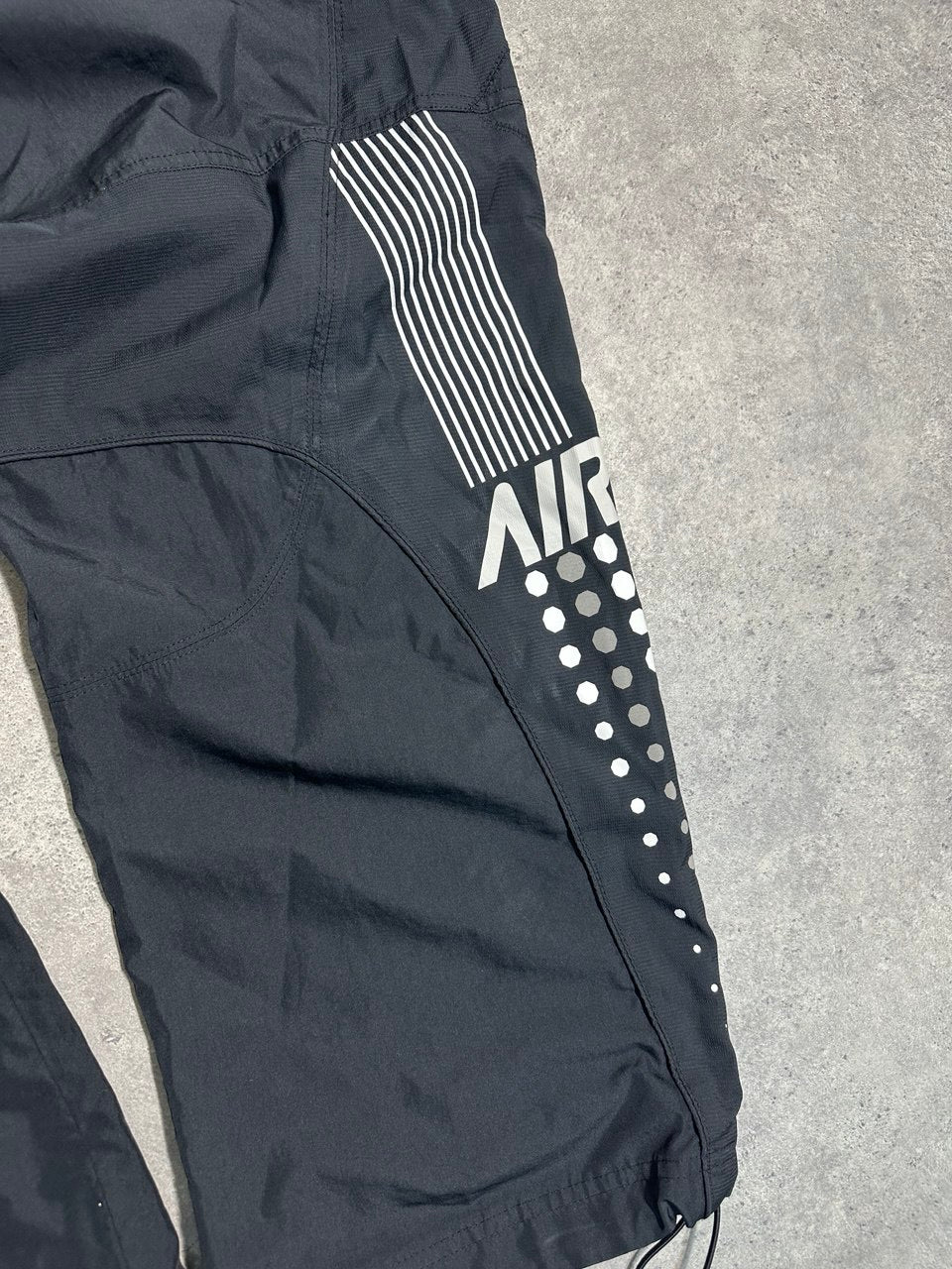 Nike Air Track-Pant Logo Cucito e Stampato USA Uomo (L)