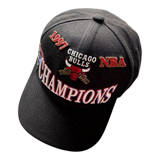 Mitchell & Ness Cappello NBA Chicago Bulls '97 Champion Vintage Hat Uomo/Donna (Regolabile)