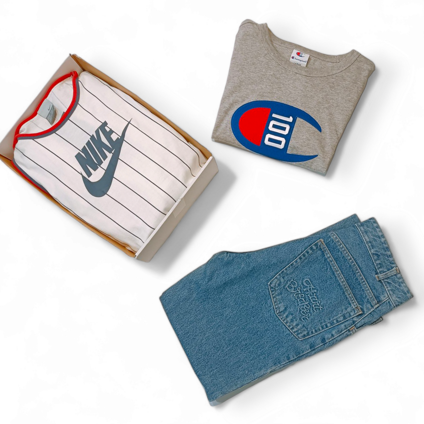 Esalta il tuo stile con capi unici e leggeri.