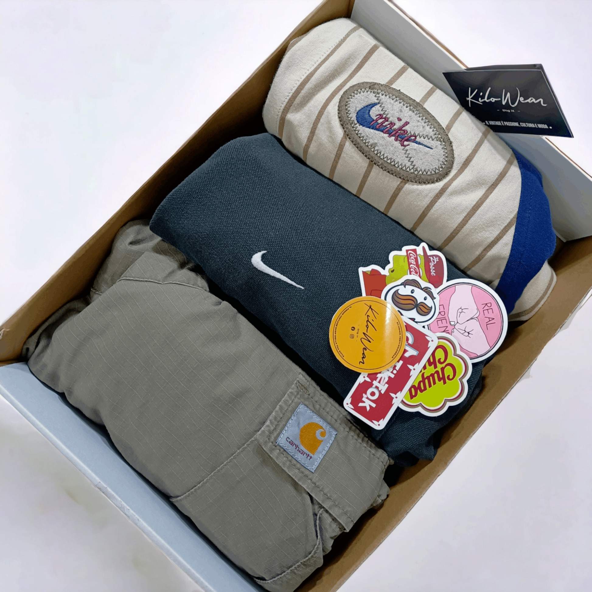 Sportwear autentico per affrontare il freddo con stile.