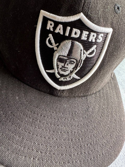 New Era Cappello Raiders USA Hat NFL Uomo/Donna (TG 7 1/4)