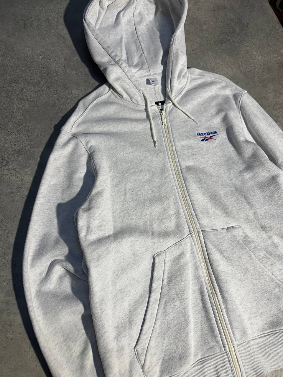 Reebok Felpa con Zip e Cappuccio Logo Ricamato Hoodie Uomo/Donna (M)