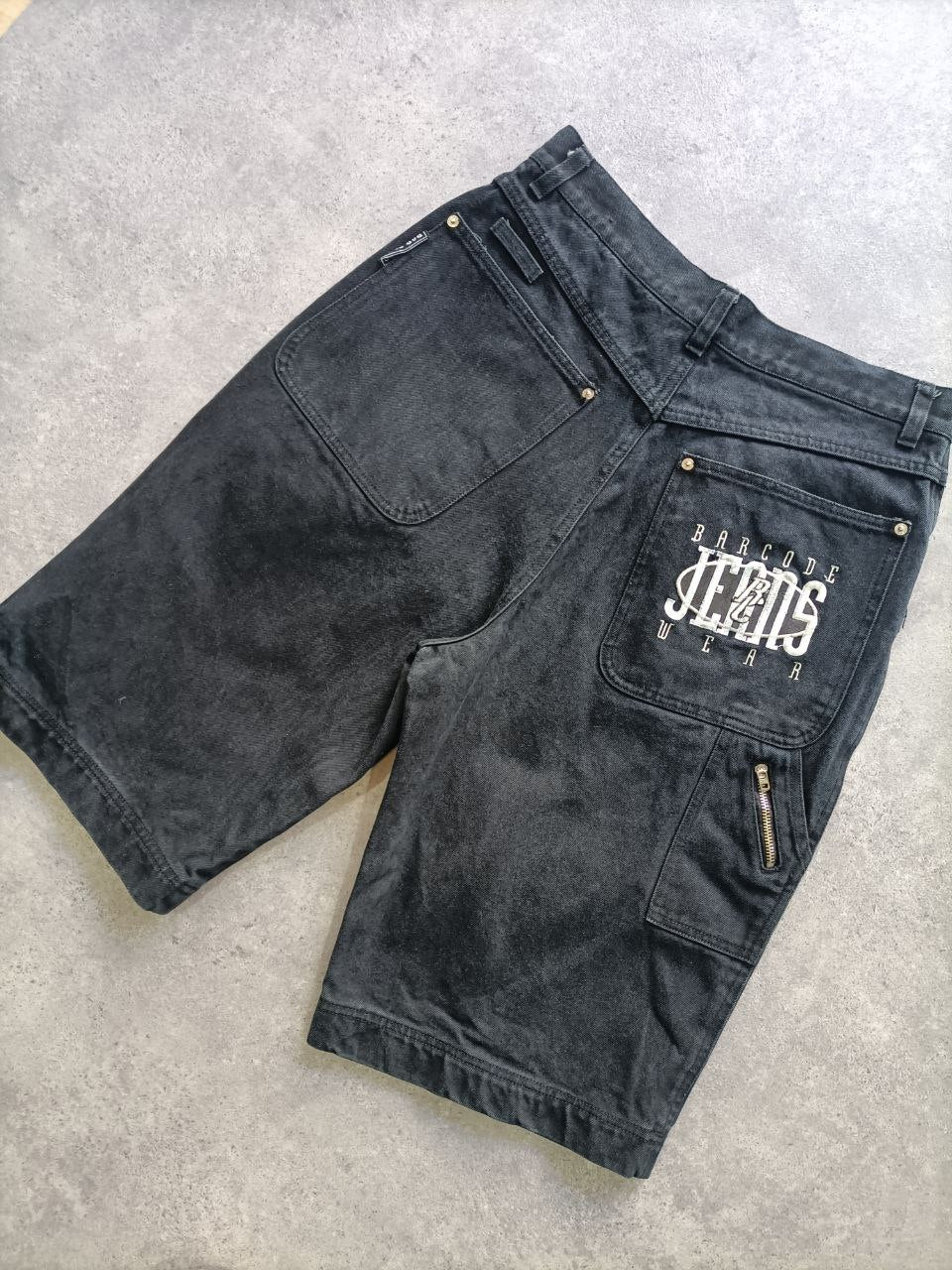 Jorts Vintage 90s Barcode Jeans – Shorts Uomo Neri Big Logo (Taglia 48 ITA)